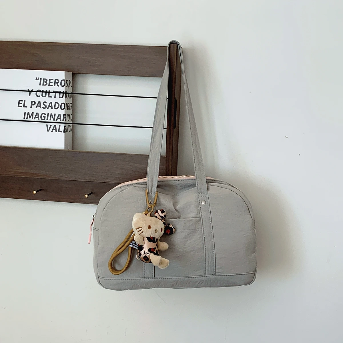 Lightweight Commuter Carryall Bag - Image 10