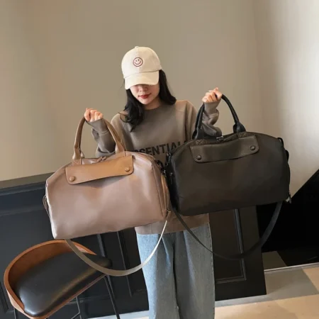 Lightweight Travel Bag with Shoe Compartment