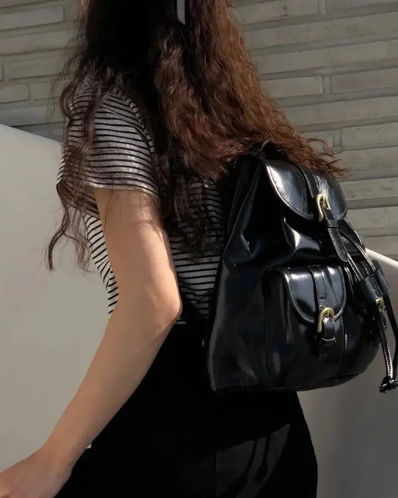 Vintage Flap Commuter Backpack - Image 5