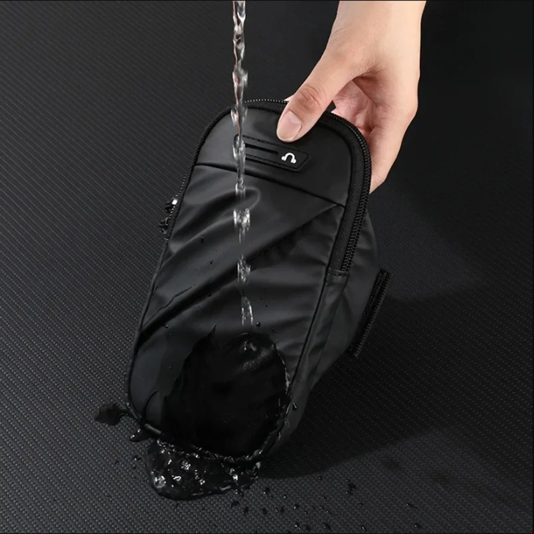 Water-Resistant Running Armband - Image 6
