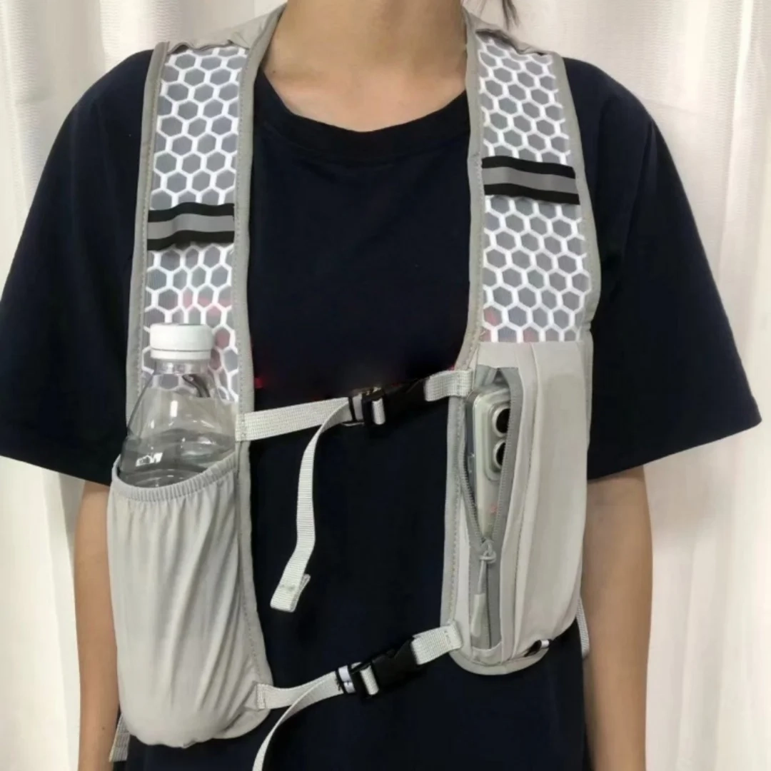 Lightweight Hydration Vest Pack - Image 5